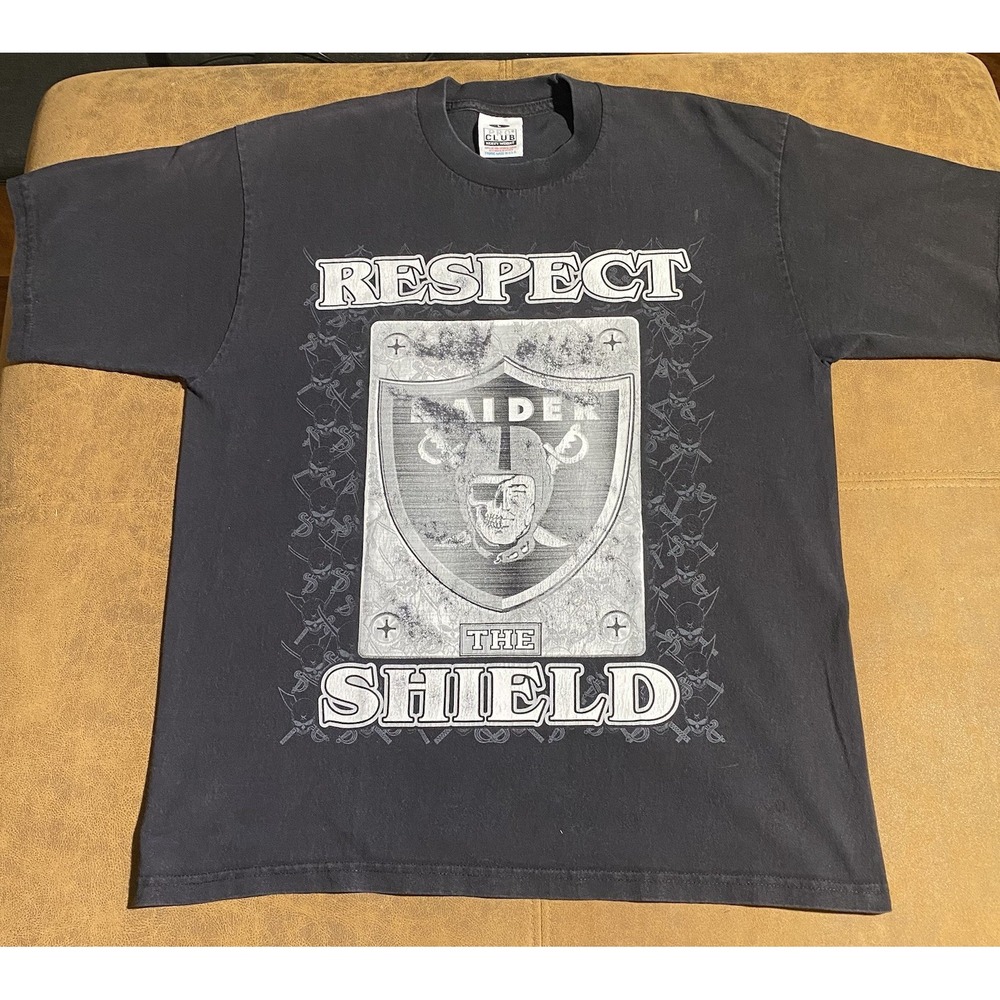 Raiders Vintage NFL Raider Respect Lg T-Shirt Black Short‎ Sleeve with Skulls